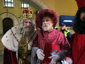 La Cavalcada de Reis 2016. Arribada a la pla&ccedil;a del Vi i rebuda de l'alcalde