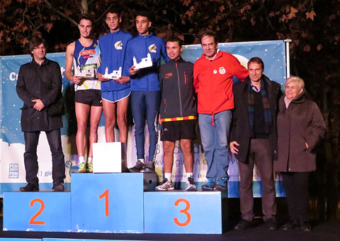 Podi mascul&iacute; amb els tres vencedors: Annas Mahboub, Aleix Dom&egrave;nech, i Sofiane Mahboub