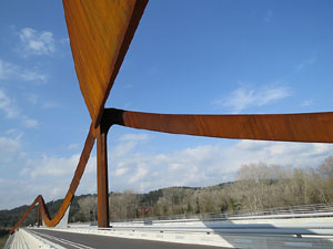 Ponts de Girona. El pont de l'Aurora en el l&iacute;mit dels barris de Pedret i Pont Major