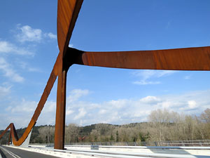 Ponts de Girona. El pont de l'Aurora en el l&iacute;mit dels barris de Pedret i Pont Major