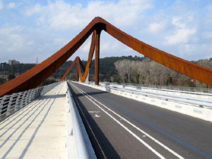 Ponts de Girona. El pont de l'Aurora en el l&iacute;mit dels barris de Pedret i Pont Major