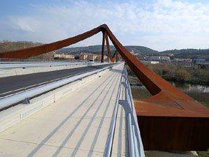 Ponts de Girona. El pont de l'Aurora en el l&iacute;mit dels barris de Pedret i Pont Major
