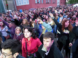 Sant Jordi 2016 a Girona. Concert de Sant Jordi amb Celtas Cortos, Blaumut i Ter&agrave;pia de Shock