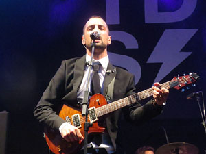 Sant Jordi 2016 a Girona. Concert de Sant Jordi amb Celtas Cortos, Blaumut i Ter&agrave;pia de Shock