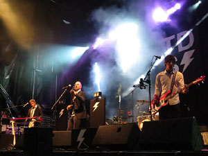 Sant Jordi 2016 a Girona. Concert de Sant Jordi amb Celtas Cortos, Blaumut i Ter&agrave;pia de Shock
