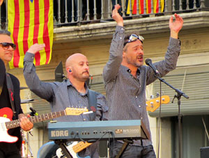 Festival Strenes 2016. Concert inaugural al terrat del punt d'Informaci&oacute; de la Rambla a c&agrave;rrec de Love of Lesbian