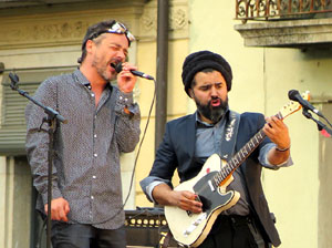 Festival Strenes 2016. Concert inaugural al terrat del punt d'Informaci&oacute; de la Rambla a c&agrave;rrec de Love of Lesbian