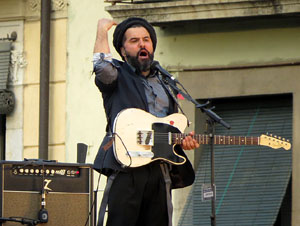 Festival Strenes 2016. Concert inaugural al terrat del punt d'Informaci&oacute; de la Rambla a c&agrave;rrec de Love of Lesbian