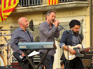 Festival Strenes 2016. Concert inaugural al terrat del punt d'Informaci&oacute; de la Rambla a c&agrave;rrec de Love of Lesbian