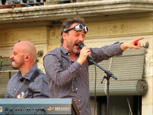 Festival Strenes 2016. Concert inaugural al terrat del punt d'Informaci&oacute; de la Rambla a c&agrave;rrec de Love of Lesbian