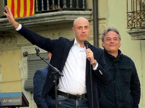 El meteor&ograve;leg Tom&agrave;s i el regidor de Cultura de l'Ajuntament de Girona, Carles Riba, a l'inici del concert