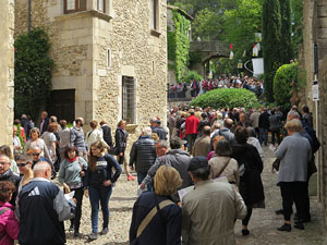 Temps de Flors 2016. Muntatges i instal&middot;lacions a la pla&ccedil;a dels Jurats