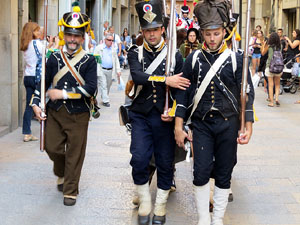 VIII Festa Reviu els Setges Napole&ograve;nics de Girona. Desfilada pels carrers del Barri Vell