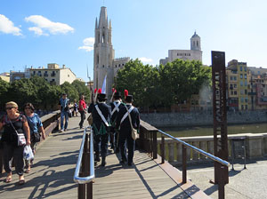 VIII Festa Reviu els Setges Napole&ograve;nics de Girona. Desfilada pels carrers del Barri Vell