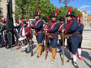 VIII Festa Reviu els Setges Napole&ograve;nics de Girona. Desfilada pels carrers del Barri Vell