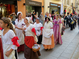 VIII Festa Reviu els Setges Napole&ograve;nics de Girona. Desfilada pels carrers del Barri Vell