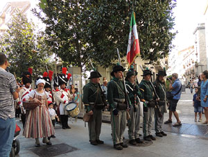 VIII Festa Reviu els Setges Napole&ograve;nics de Girona. Desfilada pels carrers del Barri Vell