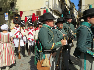 VIII Festa Reviu els Setges Napole&ograve;nics de Girona. Desfilada pels carrers del Barri Vell