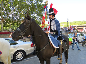 VIII Festa Reviu els Setges Napole&ograve;nics de Girona. Desfilada pels carrers del Barri Vell