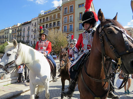 VIII Festa Reviu els Setges Napole&ograve;nics de Girona. Desfilada pels carrers del Barri Vell