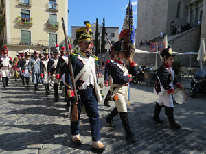 VIII Festa Reviu els Setges Napole&ograve;nics de Girona. Desfilada pels carrers del Barri Vell