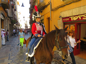 VIII Festa Reviu els Setges Napole&ograve;nics de Girona. Desfilada pels carrers del Barri Vell