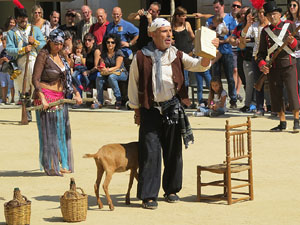 VIII Festa Reviu els Setges Napole&ograve;nics de Girona. Representaci&oacute; teatral a la pla&ccedil;a de la Independ&egrave;ncia