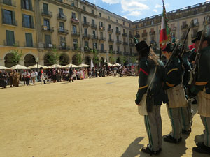 VIII Festa Reviu els Setges Napole&ograve;nics de Girona. Presentaci&oacute; dels grups de recreaci&oacute;