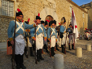 VIII Festa Reviu els Setges Napole&ograve;nics de Girona. Inici de la recreaci&oacute; a la pla&ccedil;a de Sant Dom&egrave;nec