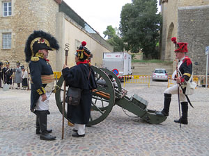 VIII Festa Reviu els Setges Napole&ograve;nics de Girona. Inici de la recreaci&oacute; a la pla&ccedil;a de Sant Dom&egrave;nec