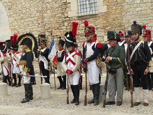 VIII Festa Reviu els Setges Napole&ograve;nics de Girona. Inici de la recreaci&oacute; a la pla&ccedil;a de Sant Dom&egrave;nec