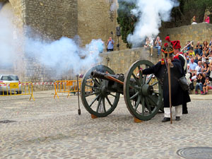 VIII Festa Reviu els Setges Napole&ograve;nics de Girona. Inici de la recreaci&oacute; a la pla&ccedil;a de Sant Dom&egrave;nec