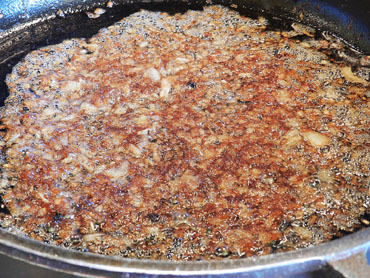 El sofregit de ceba pel pollastre al escamarlans