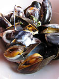 Men&uacute; d'agost. Musclos amb salsa de formatge