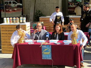 Presentaci&oacute; de les XXIV Jornades Gastron&ograve;miques Pals i la cuina de l'arr&ograve;s al  Mercat del Lle&oacute;