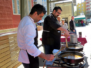Presentaci&oacute; de les XXIV Jornades Gastron&ograve;miques Pals i la cuina de l'arr&ograve;s al  Mercat del Lle&oacute;