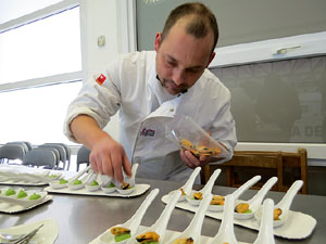 Presentaci&oacute; de les XI Jornades gastron&ograve;miques de la t&ograve;fona 2017 a l'Aula Gastron&ograve;mica del Mercat del Lle&oacute;