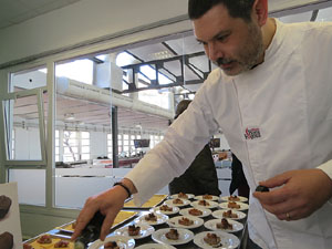 Presentaci&oacute; de les XI Jornades gastron&ograve;miques de la t&ograve;fona 2017 a l'Aula Gastron&ograve;mica del Mercat del Lle&oacute;