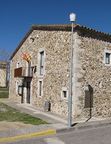 Antiga Rectoria de Campllong, actualment seu de l'Ajuntament