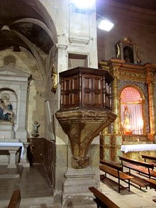 Nau de l'esgl&eacute;sia de Sant Feliu. P&uacute;lpit