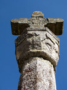 Creu de terme g&ograve;tica. Esgl&eacute;sia Vella de Sant Gregori