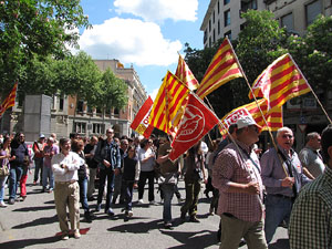 Manifestaci&oacute; de l'1 de maig pels carrers de Girona