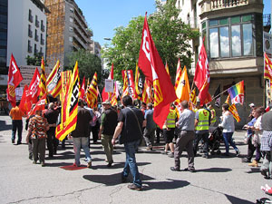 Manifestaci&oacute; de l'1 de maig pels carrers de Girona