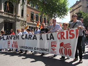Manifestaci&oacute; de l'1 de maig pels carrers de Girona