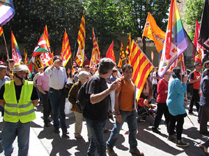 Manifestaci&oacute; de l'1 de maig pels carrers de Girona