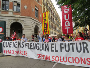 Manifestaci&oacute; de l'1 de maig pels carrers de Girona