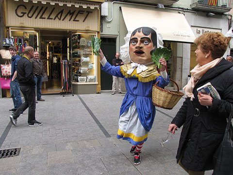 La Marieta de les Cols a la Rambla de la Llibertat, l'antiga pla&ccedil;a de les Cols