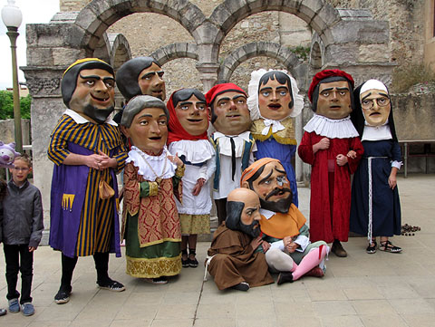 Els capgrossos a la terrassa del Museu d'Hist&ograve;ria de la Ciutat