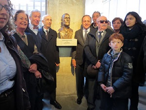 Inauguraci&oacute; d'un bust d'Agust&iacute; Riera i Pau, obra de Ci&oacute;  Abell&iacute; a la Diputaci&oacute; de Girona