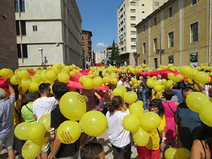 Jornades Catalunya, llibertat i dignitat. Macroestelada pels carrers de Girona